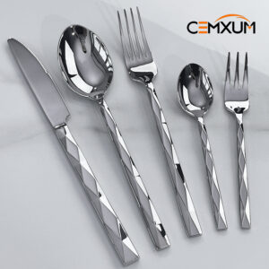 CXD002